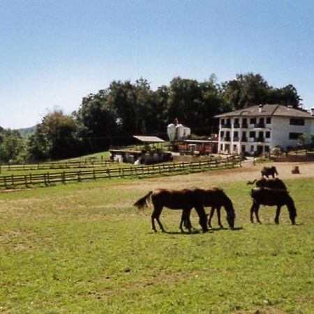 Favetto Family Ranch Bed & Breakfast Rueglio Luaran gambar